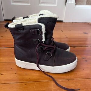 Baffin High Park Northern Snow Boots with fleece  - Women size 10 - Dark Brown